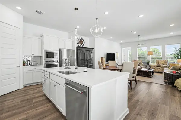 645 Treaty Oak DR, Georgetown, TX 78628
