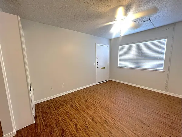 2602 Penny LN #102, Austin, TX 78757
