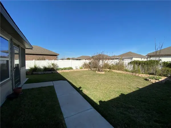 816 Sleeping Bear Dunes DR, Pflugerville, TX 78660