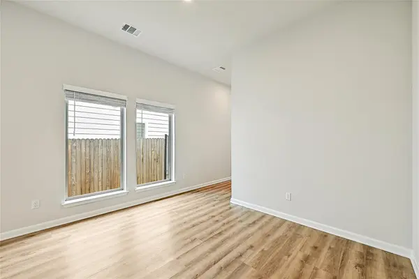 305 Banyon DR, Liberty Hill, TX 78642
