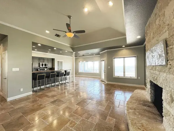 1713 Clubhouse Hill DR, Spicewood, TX 78669
