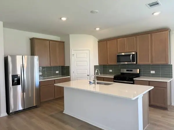 128 Skyview Farm LN, Liberty Hill, TX 78642
