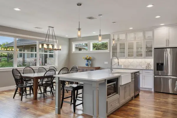 409 Dos Lagos, Dripping Springs, TX 78620