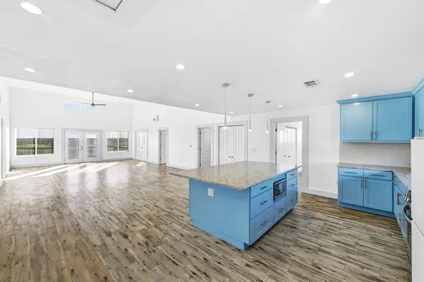 120 Loopsy LN, Dale, TX 78616