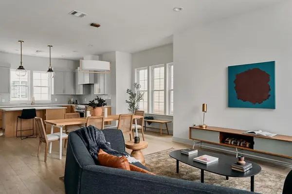 2209 Woodland Ave #1202, Austin, TX 78741
