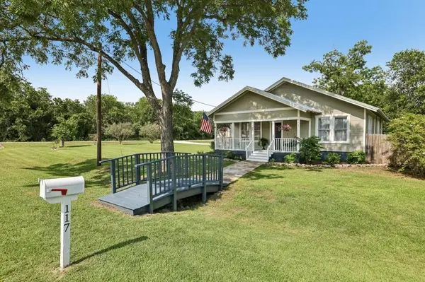 117 N Main ST, Paige, TX 78659