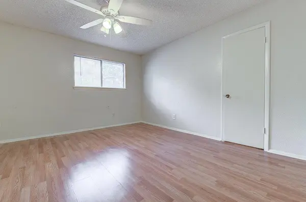 300 Villa Oaks CIR #A, Austin, TX 78745