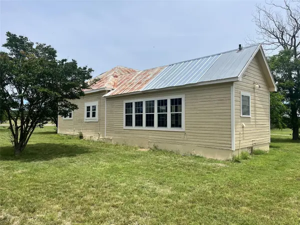 1312 Fm 581 HWY E, Lometa, TX 76853