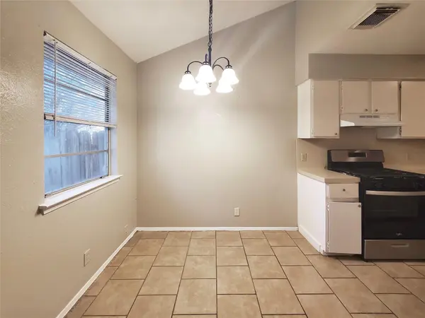1814 Nicole CIR #B, Round Rock, TX 78664
