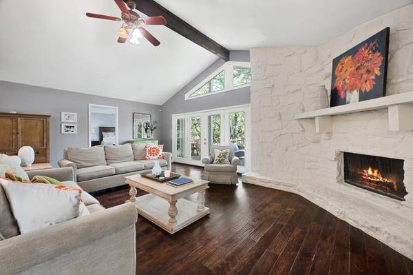 1211 Falcon Ledge DR, Austin, TX 78746