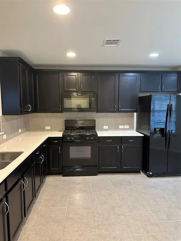 410 Holiday Creek LN, Georgetown, TX 78633