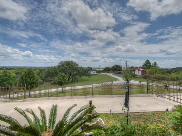 301 Dove Haven, Sunrise Beach, TX 78643