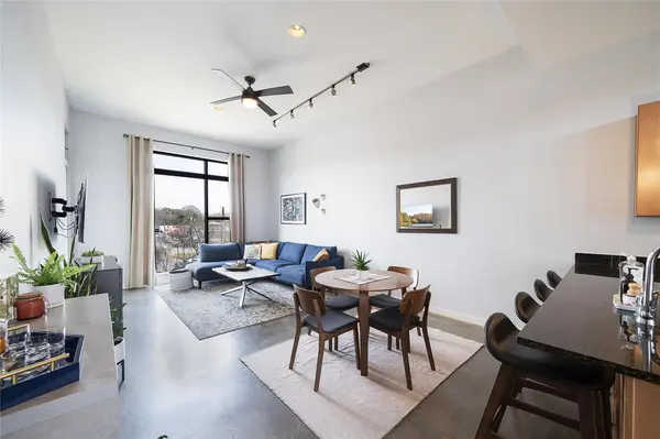 2525 S Lamar BLVD #304, Austin, TX 78704