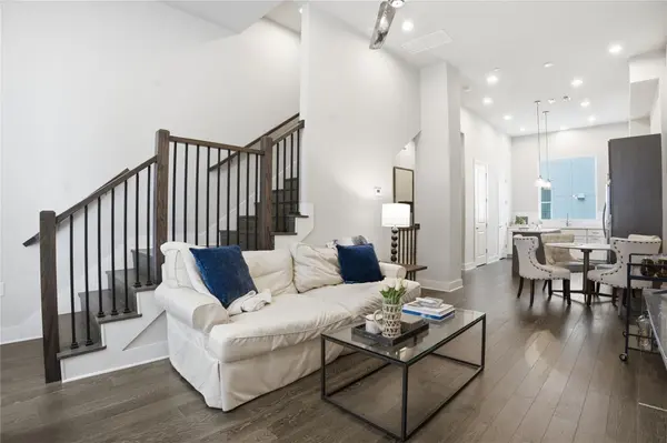 1411 Town Creek DR #6, Austin, TX 78741