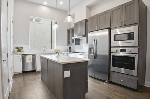 1411 Town Creek DR #6, Austin, TX 78741