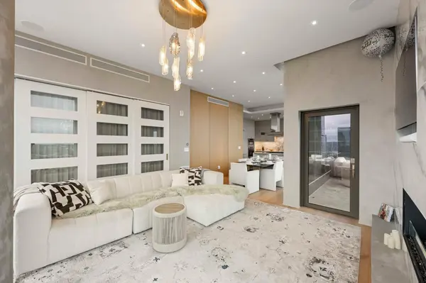 210 Lavaca ST #2706, Austin, TX 78701