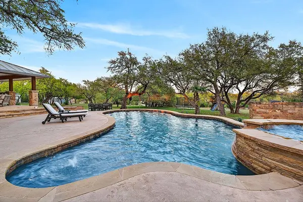 301 Medlin Creek LOOP, Dripping Springs, TX 78620