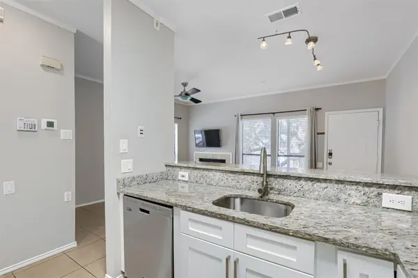 802 S 1st ST #206, Austin, TX 78704