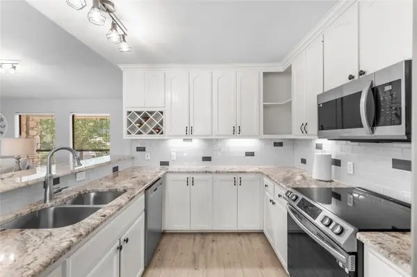 210 Teeoff #B, Horseshoe Bay, TX 78657