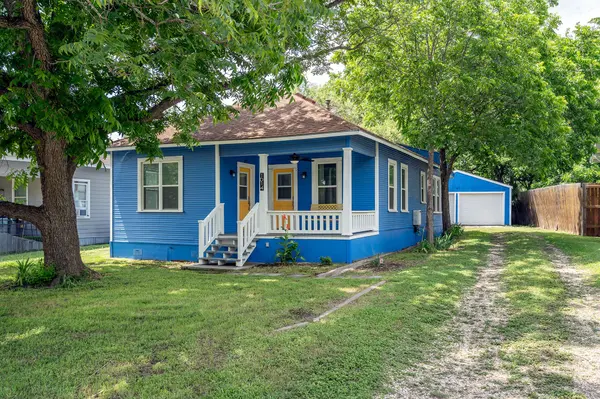 1014 W 6th ST, Taylor, TX 76574