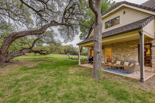 8004 Golden Oaks LN, Austin, TX 78737