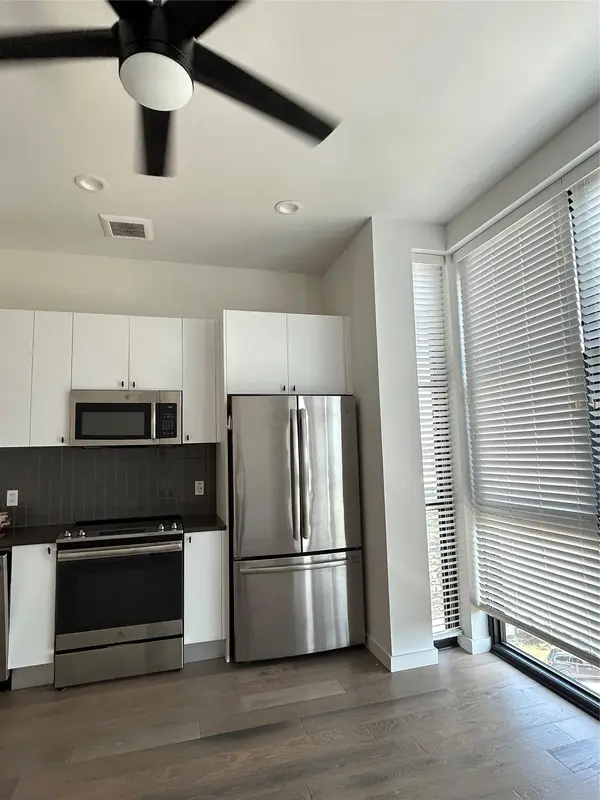 800 Embassy DR #505, Austin, TX 78702