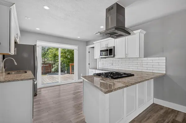 2321 Lakehurst DR, Austin, TX 78744