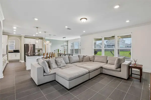 305 Kat Garnet DR, Kyle, TX 78640
