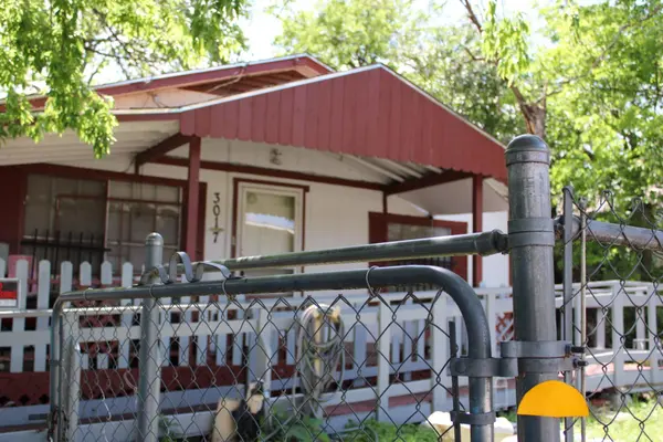 3017 Lyons RD, Austin, TX 78702