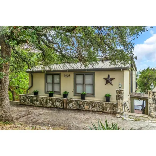 1225 Waterway LN, Burnet, TX 78611