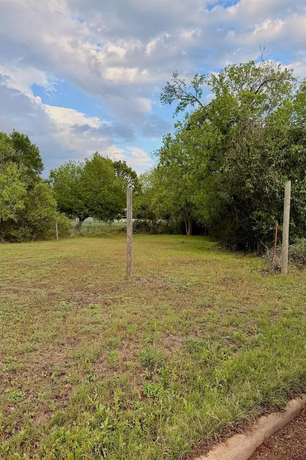TBD Carver ST, Elgin, TX 78621
