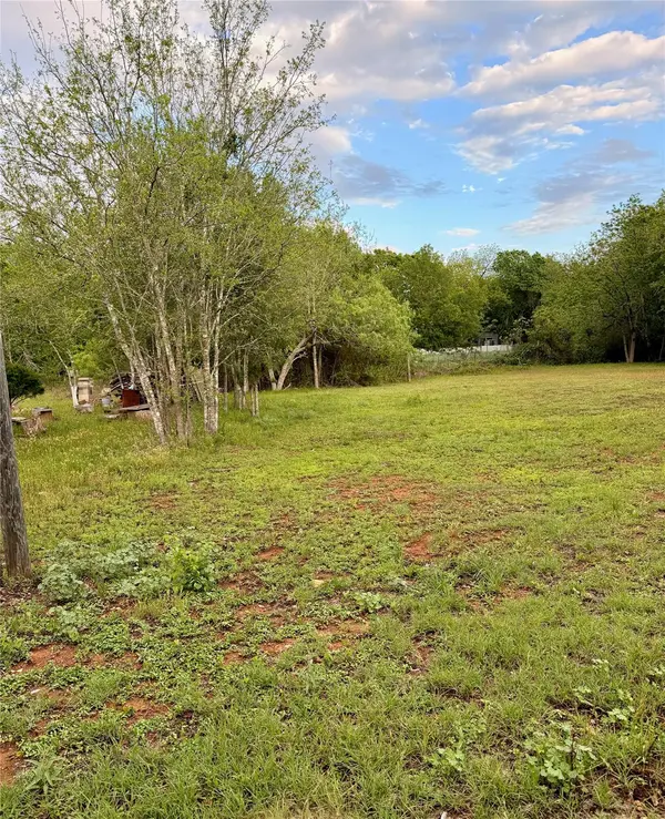 TBD Carver ST, Elgin, TX 78621