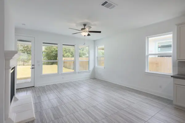 182 Yarbrough DR, Dripping Springs, TX 78620