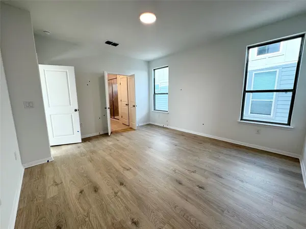 484 Young ST, Buda, TX 78610