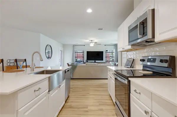 20109 Travis DR, Lago Vista, TX 78645