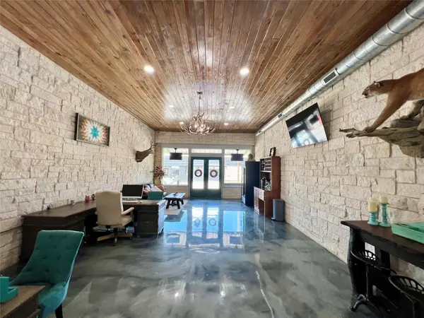 104 E Main ST, Johnson City, TX 78636