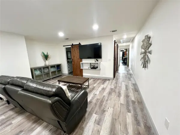 104 E Main ST, Johnson City, TX 78636
