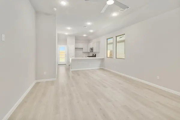 222 Hornet ST, Elgin, TX 78621