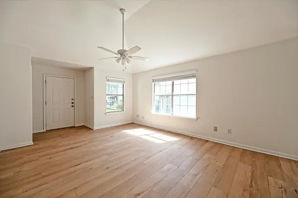 108 N Mockingbird CIR, Cedar Creek, TX 78612