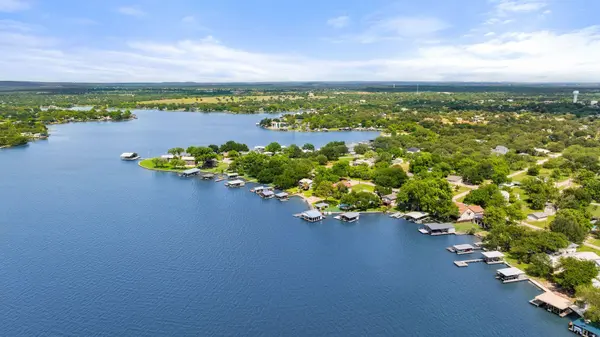 402 South Shorewood DR, Granite Shoals, TX 78654