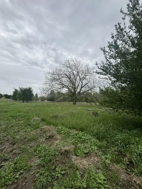 12155 E Travis ST, Holland, TX 76534