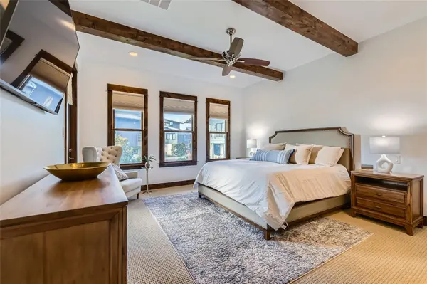 2217 Seabiscuit CV #103, Spicewood, TX 78669