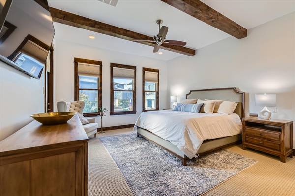2217 Seabiscuit CV #103, Spicewood, TX 78669