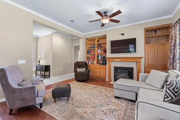 110 Persimmon LN, Georgetown, TX 78633