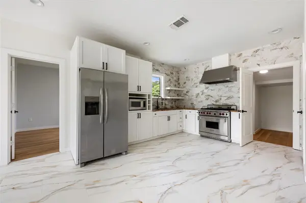 100 W Caskey ST, Florence, TX 76527
