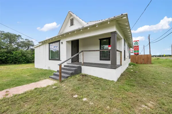 100 W Caskey ST, Florence, TX 76527