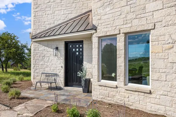 360 Stacey Ann CV, Dripping Springs, TX 78620
