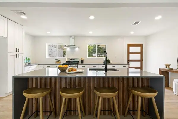 5400 Salem Hill DR, Austin, TX 78745