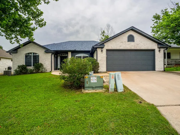 408 Spyglass ST, Meadowlakes, TX 78654