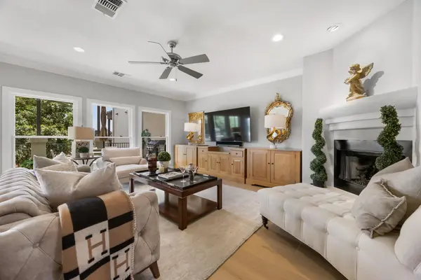 1910 Rue De St Tropez #6, Austin, TX 78746